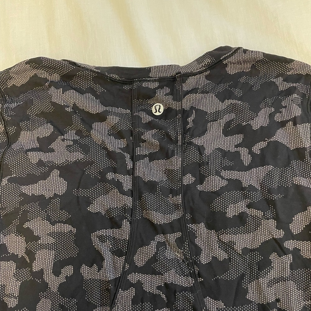 Lululemon Tee